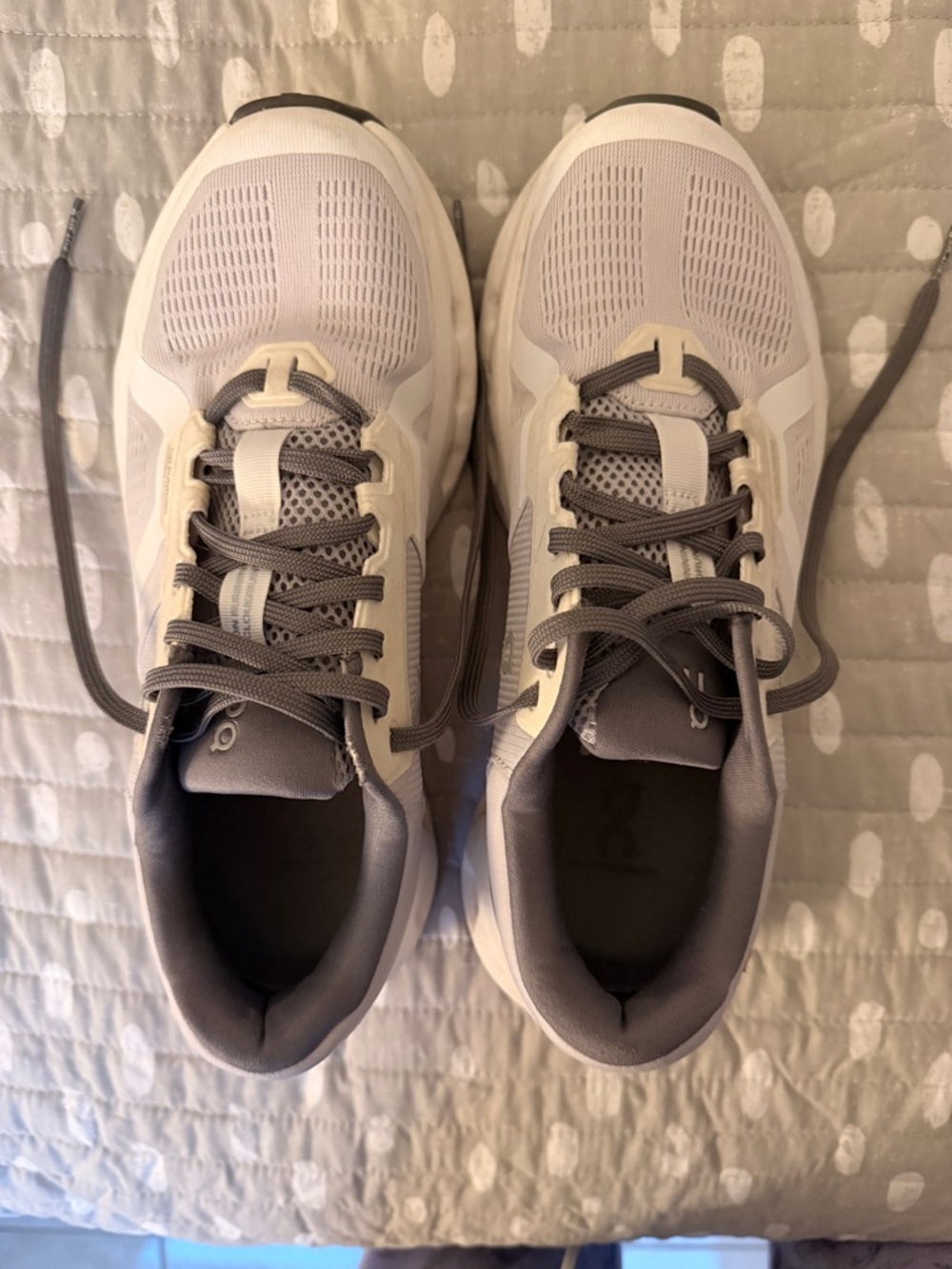 ON Cloudrunner 2 - Women’s Athletic Sneakers in Light Gray and White